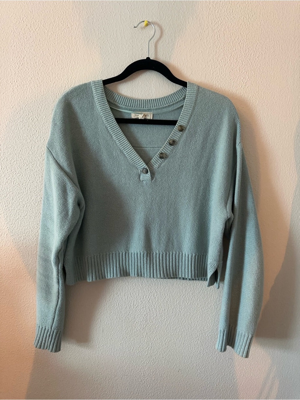 La Hearts Cropped V-Neck Button Detail Sweater - Light Sage